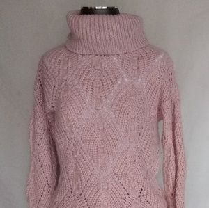 Chunky knit Turtle neck blouse. XS size